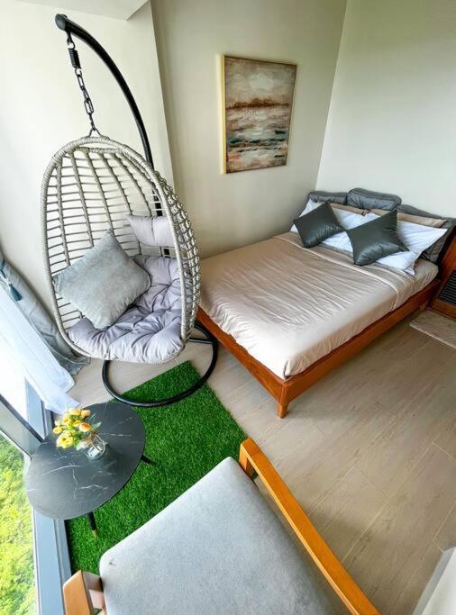 Thenest At Onemanchester, Mactan Newtown-12th Floor Apartment *