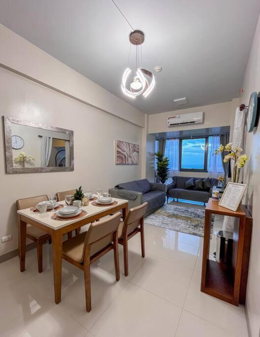 Thenest At Onemanchester, Mactan Newtown-12th Floor Apartment
