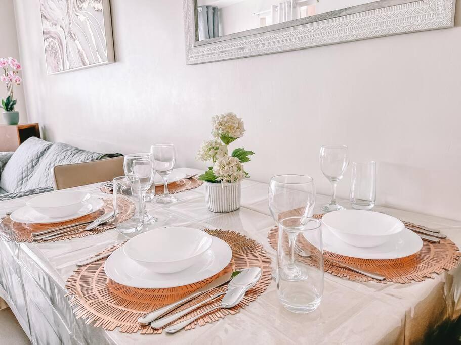 Rustic Retreat In Mactan Newtown Apartment *