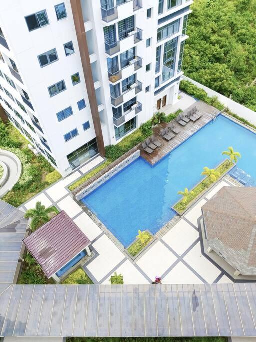Rustic Retreat In Mactan Newtown Apartment *