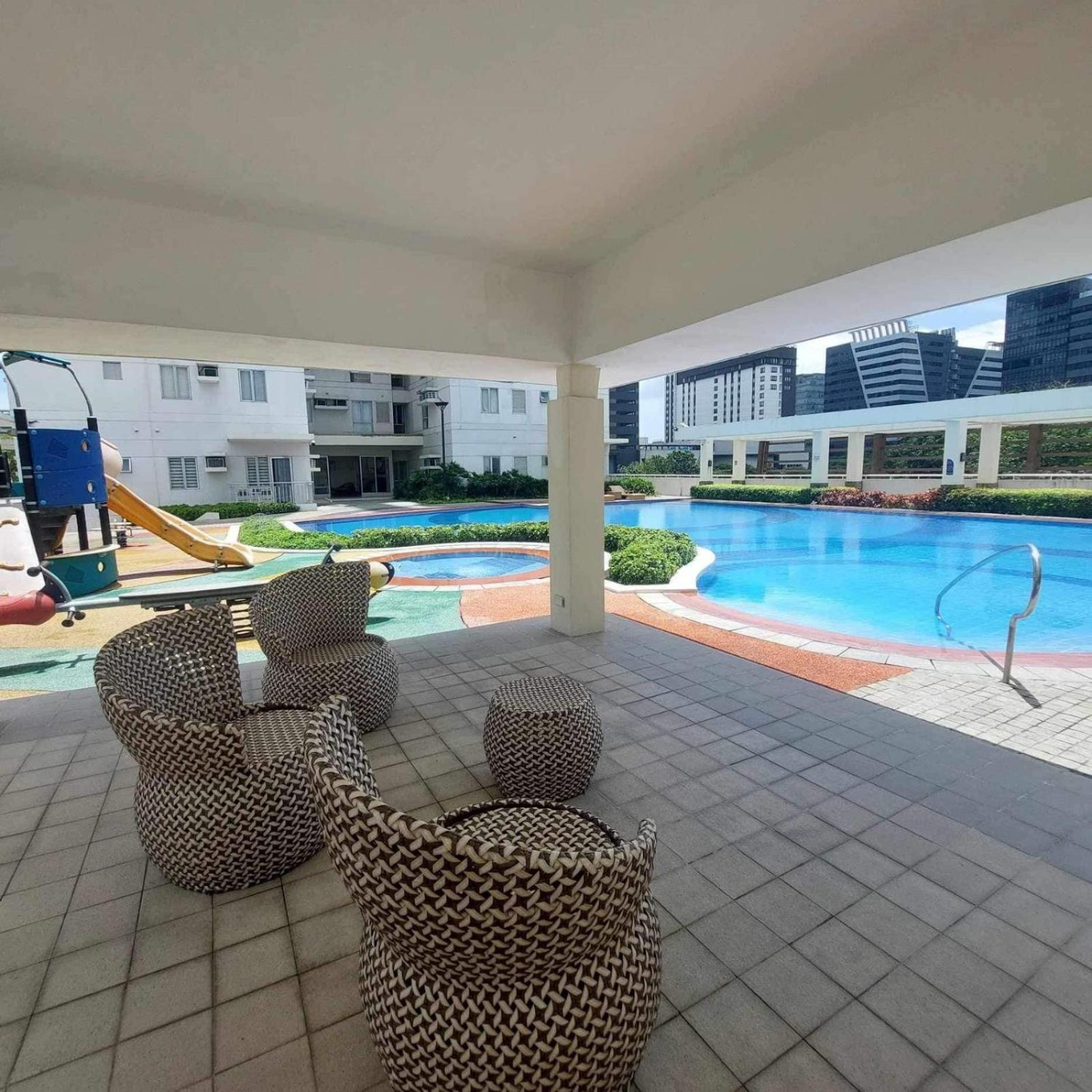 Villahermia Staycation Avida Tower 2 It Park Apartment