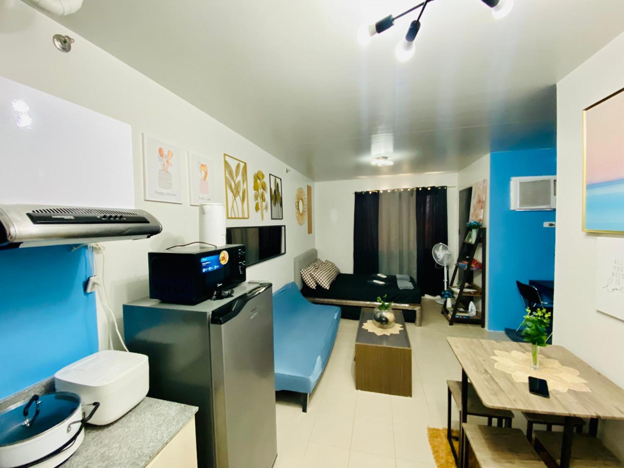 Renovated Furnished Near Airport, Malls And School Apartment