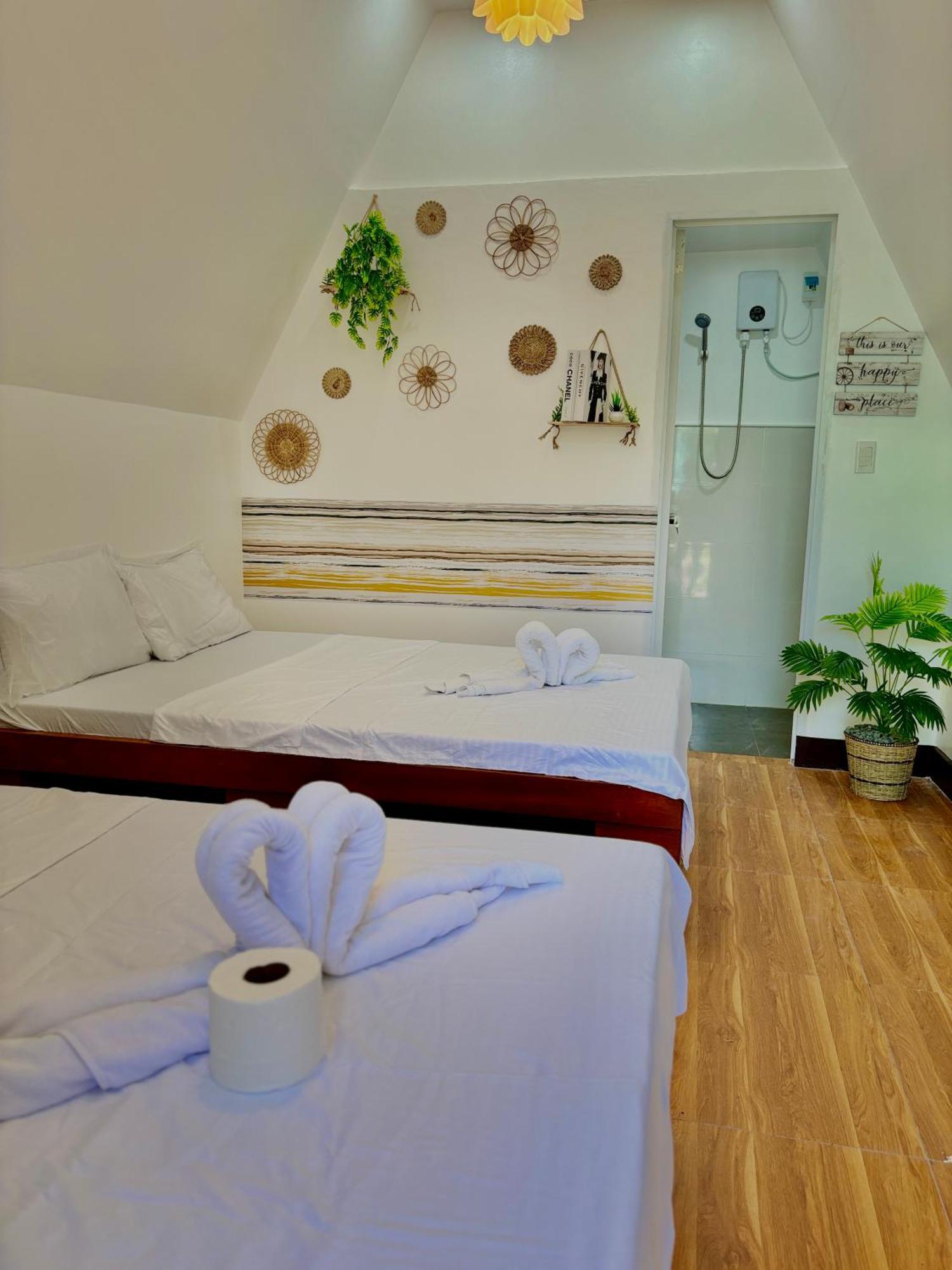 Lovi Panagsama Chalet Moalboal