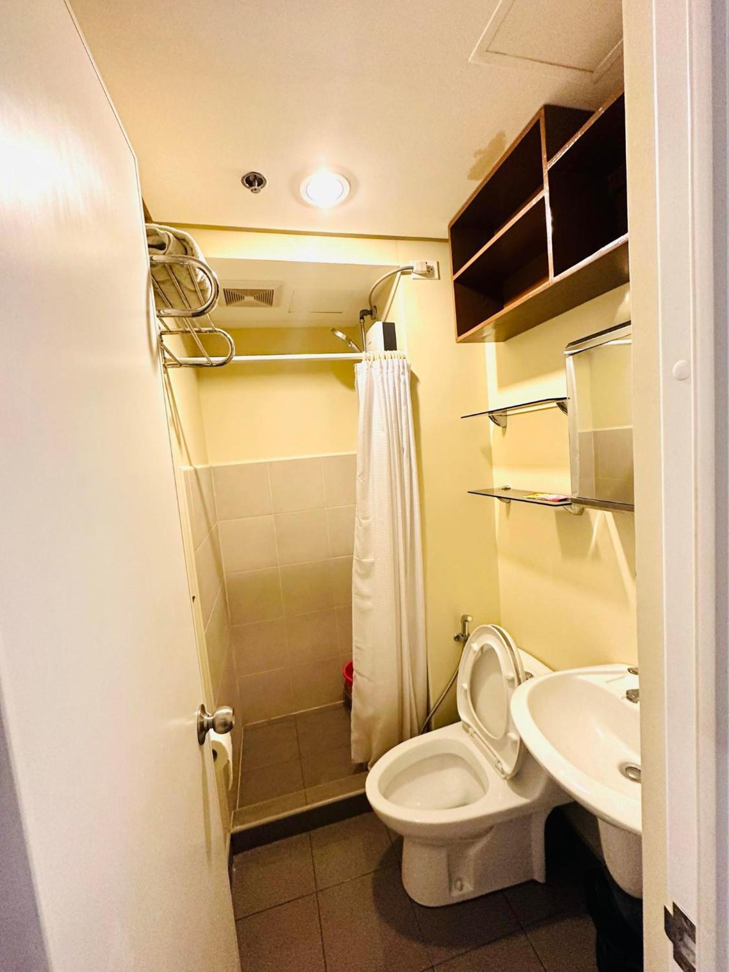 Hostel Avida Towers Riala 1209 *