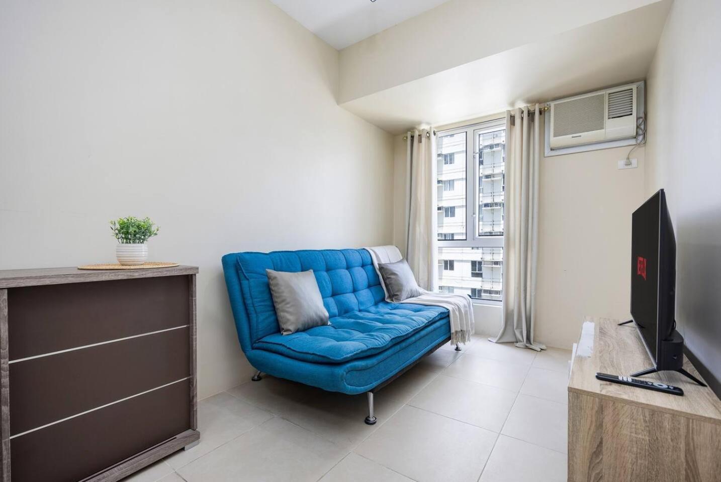 Furnished 2-bedroom In Avida Towers Riala, It Park With Fast Wifi, Netflix, Pool And Apartment *