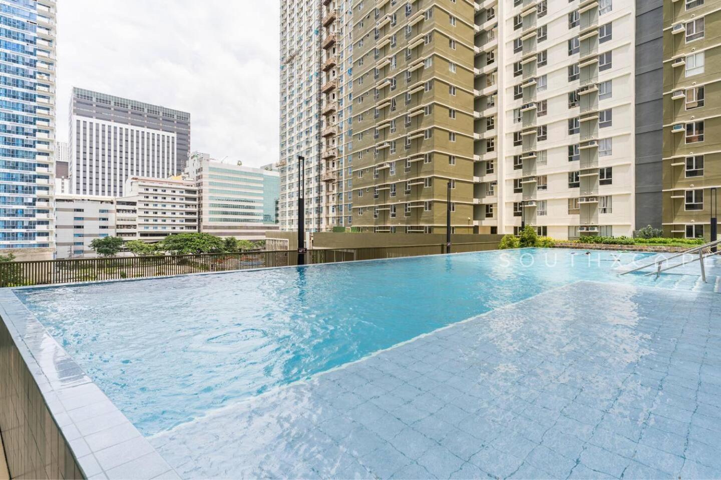 Apartment Furnished 2-bedroom In Avida Towers Riala, It Park With Fast Wifi, Netflix, Pool And *