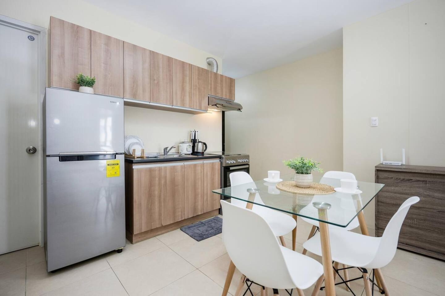 Apartment Furnished 2-bedroom In Avida Towers Riala, It Park With Fast Wifi, Netflix, Pool And