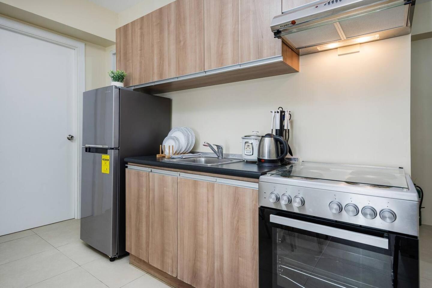 Furnished 2-bedroom In Avida Towers Riala, It Park With Fast Wifi, Netflix, Pool And *
