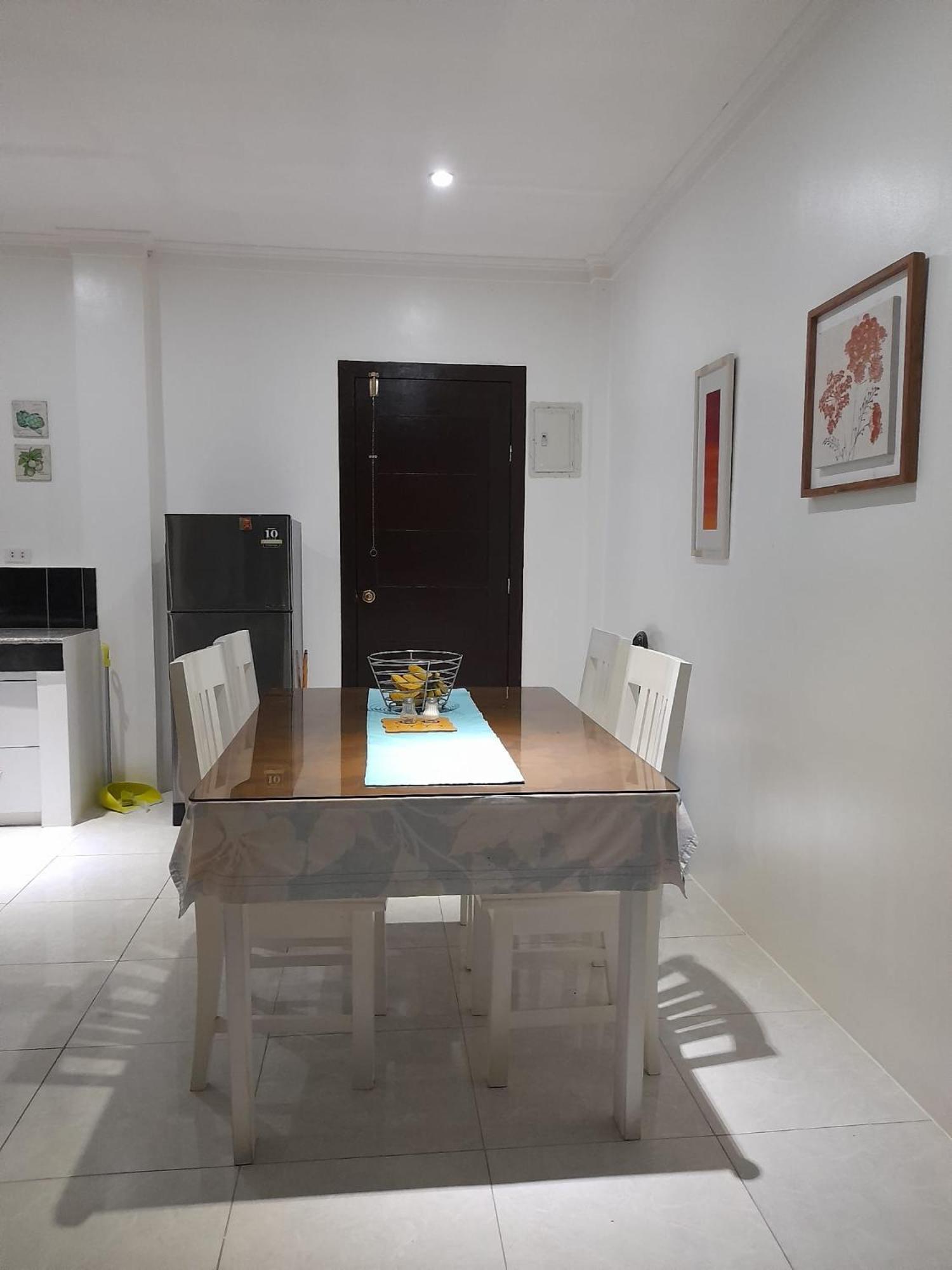 Modern Tropical Atabay