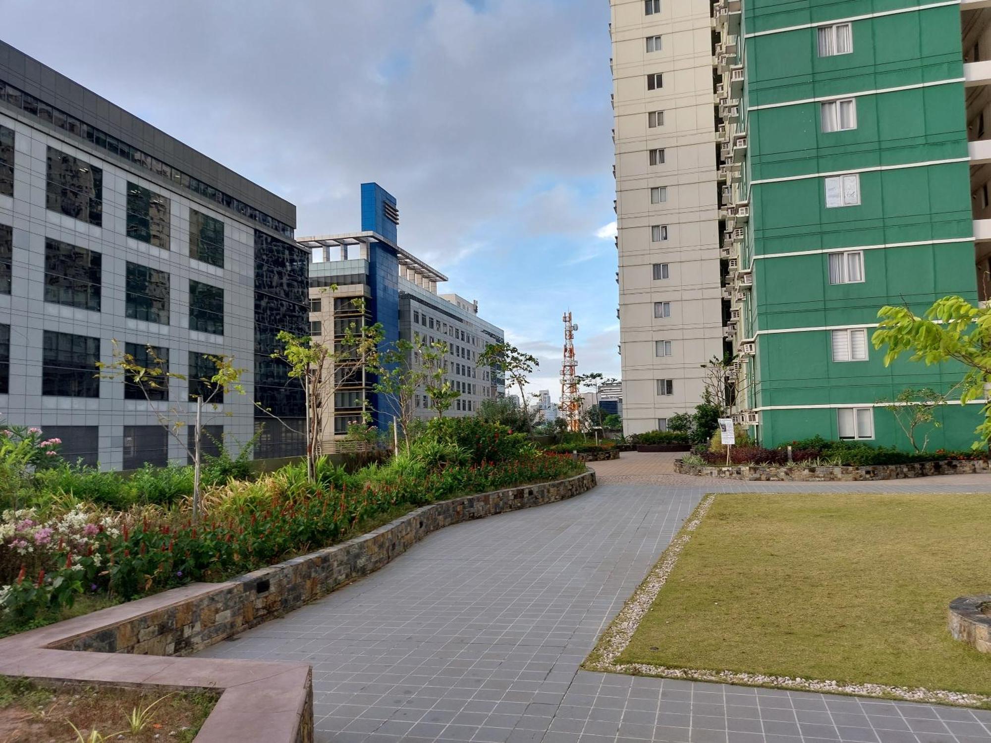 Cozy & Affordable Flat In It Park Avida Towers Riala T4815 Cebu