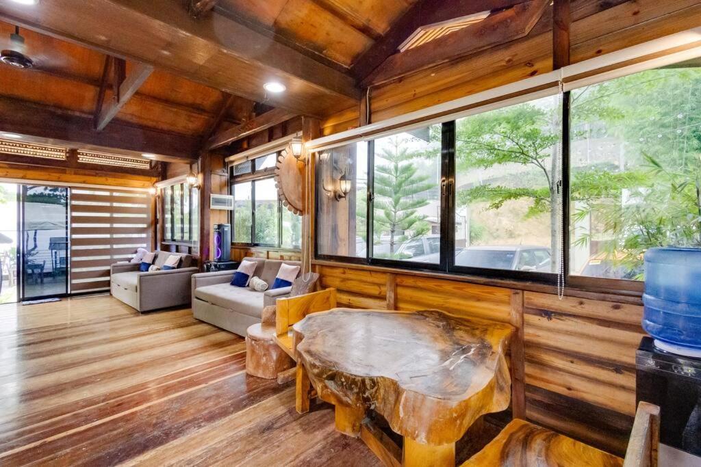 Cozy Log Mountain Cabin In Mabini With Breakfast *