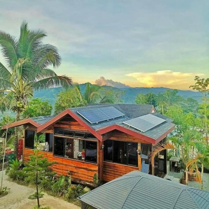 Cozy Log Mountain Cabin In Mabini With Breakfast