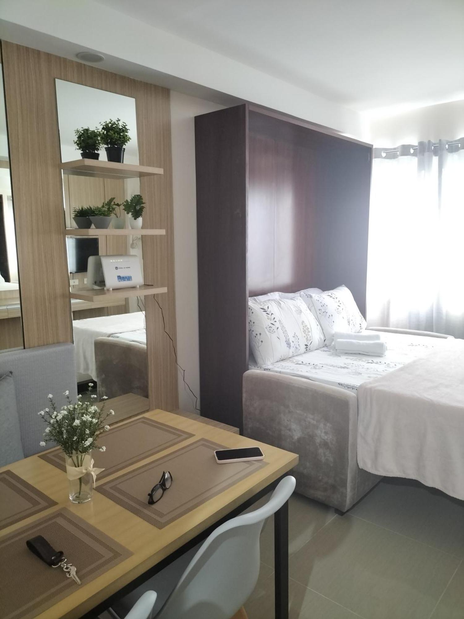 Comfy 33 The Persimmon Aparthotel