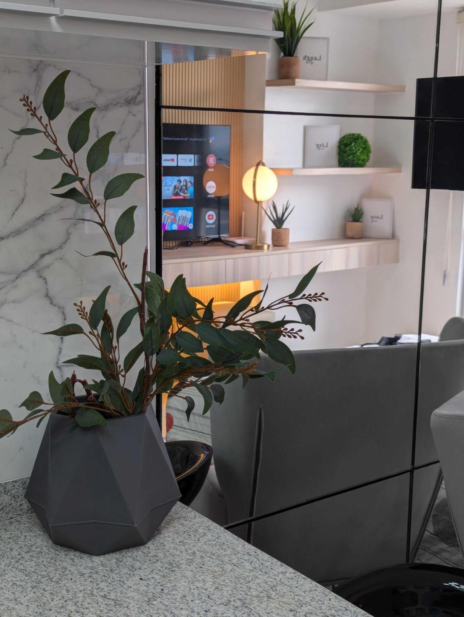 Aparthotel Discover April Opulence - A Luxurious Urban Oasis At It Park