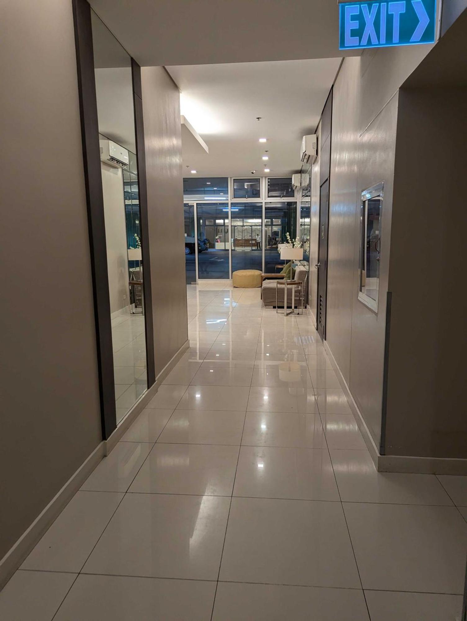 Aparthotel Discover April Opulence - A Luxurious Urban Oasis At It Park *