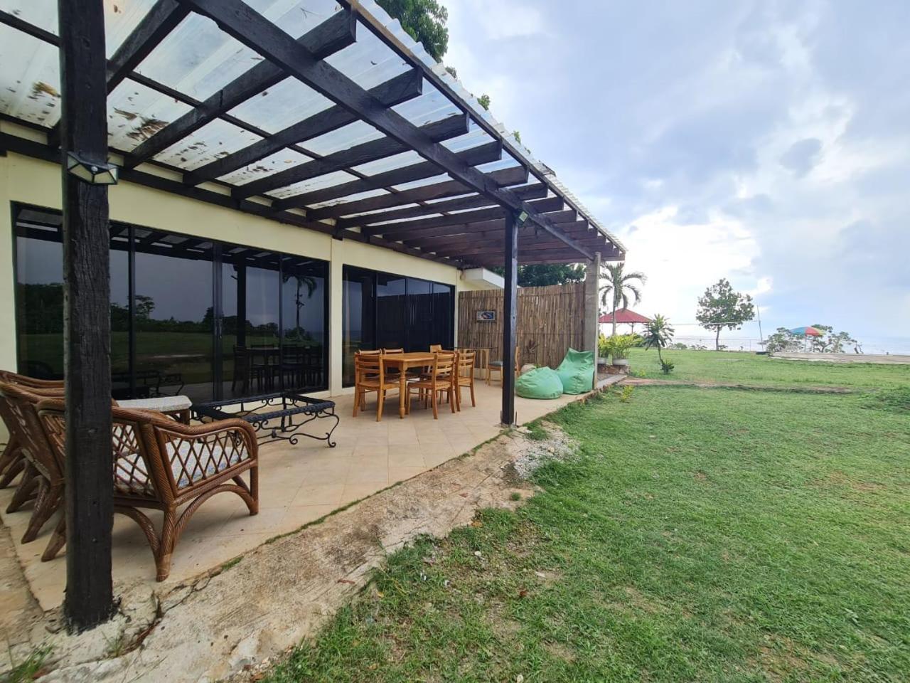 Villa Casa Punta Seaside Spacious San Remigio (Cebu)