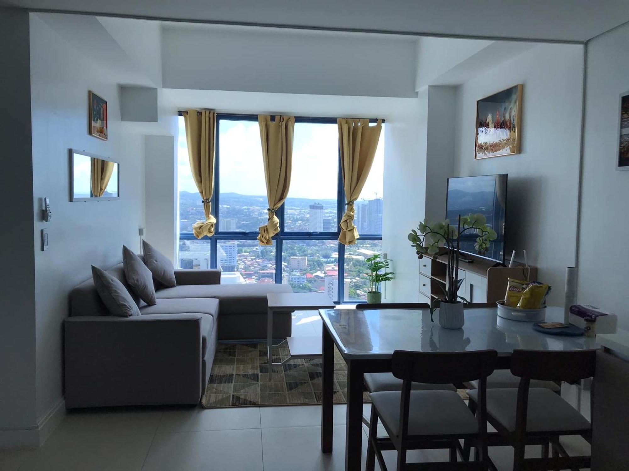 Luxury 2-br, 2 Baths At 38 Park Ave With Panoramic View Cebu