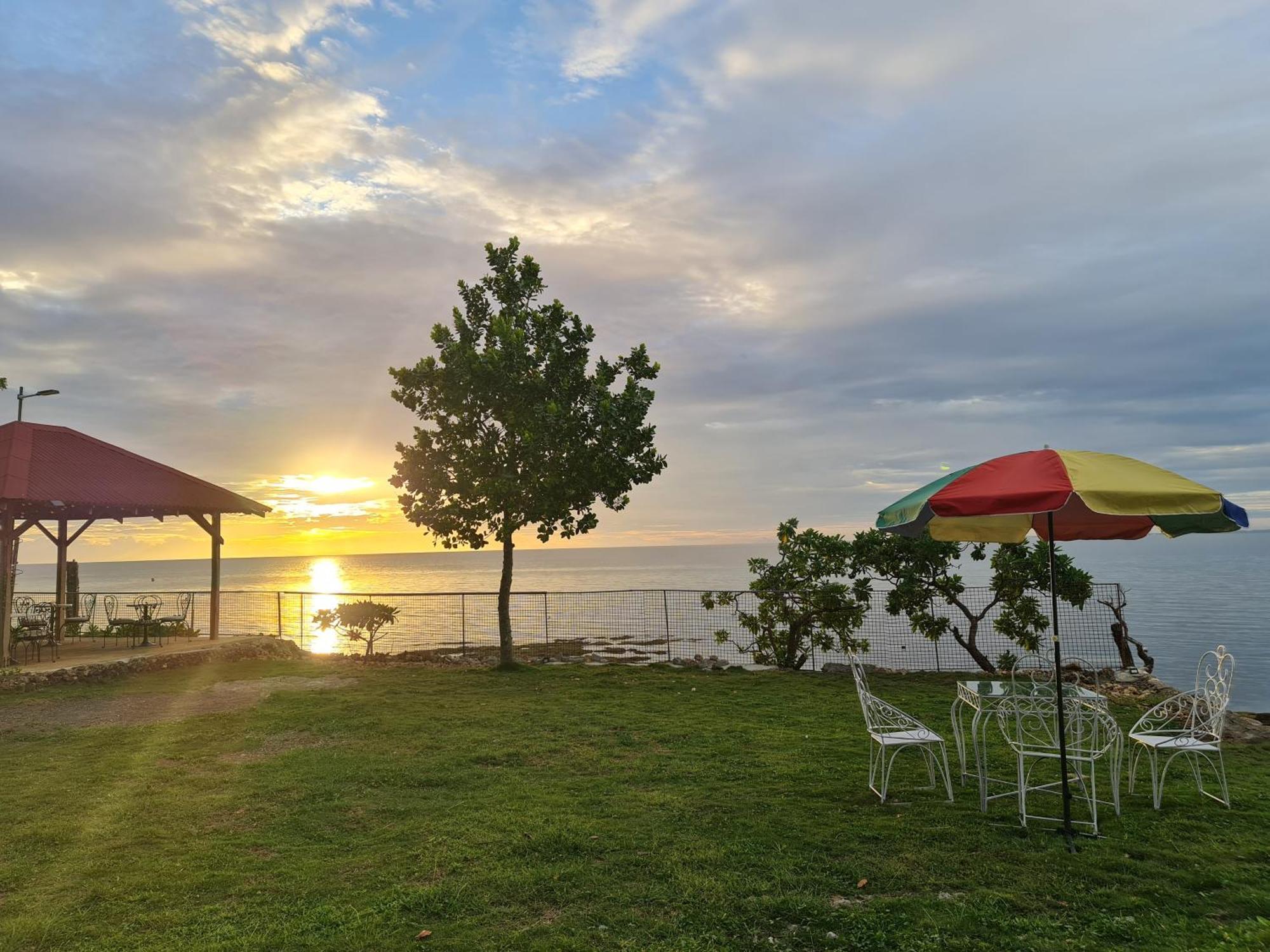 Villa Casa Punta Seaside Spacious San Remigio (Cebu)
