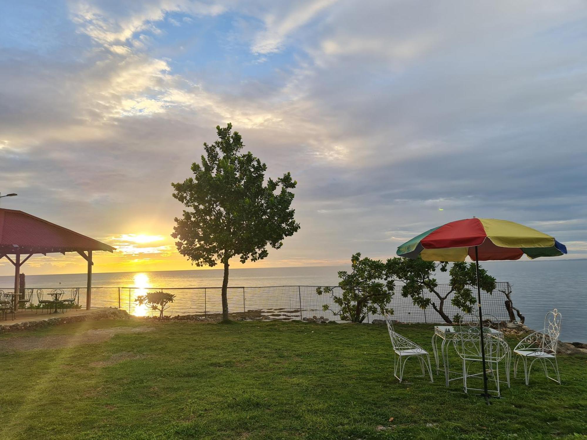 Villa Casa Punta Seaside Spacious San Remigio (Cebu)
