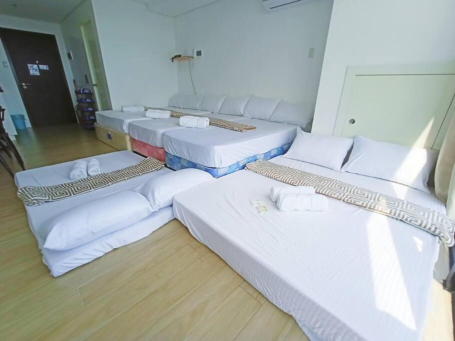 1908 Pool Gym Wi-fi With Netflix Near Ayala And It Park Apartment