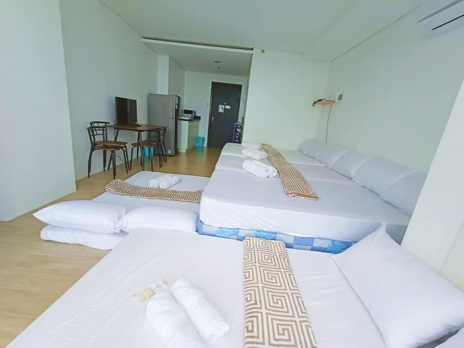 1908 Pool Gym Wi-fi With Netflix Near Ayala And It Park Apartment Cebu