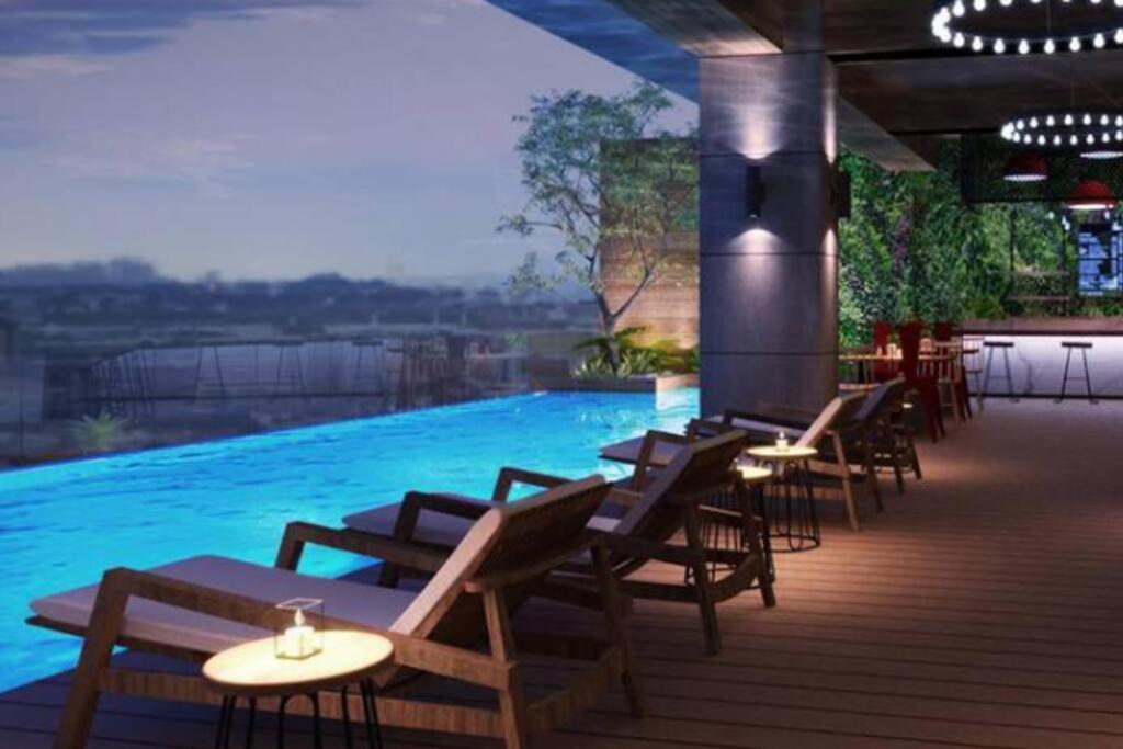 1908 Pool Gym Wi-fi With Netflix Near Ayala And It Park Apartment Cebu