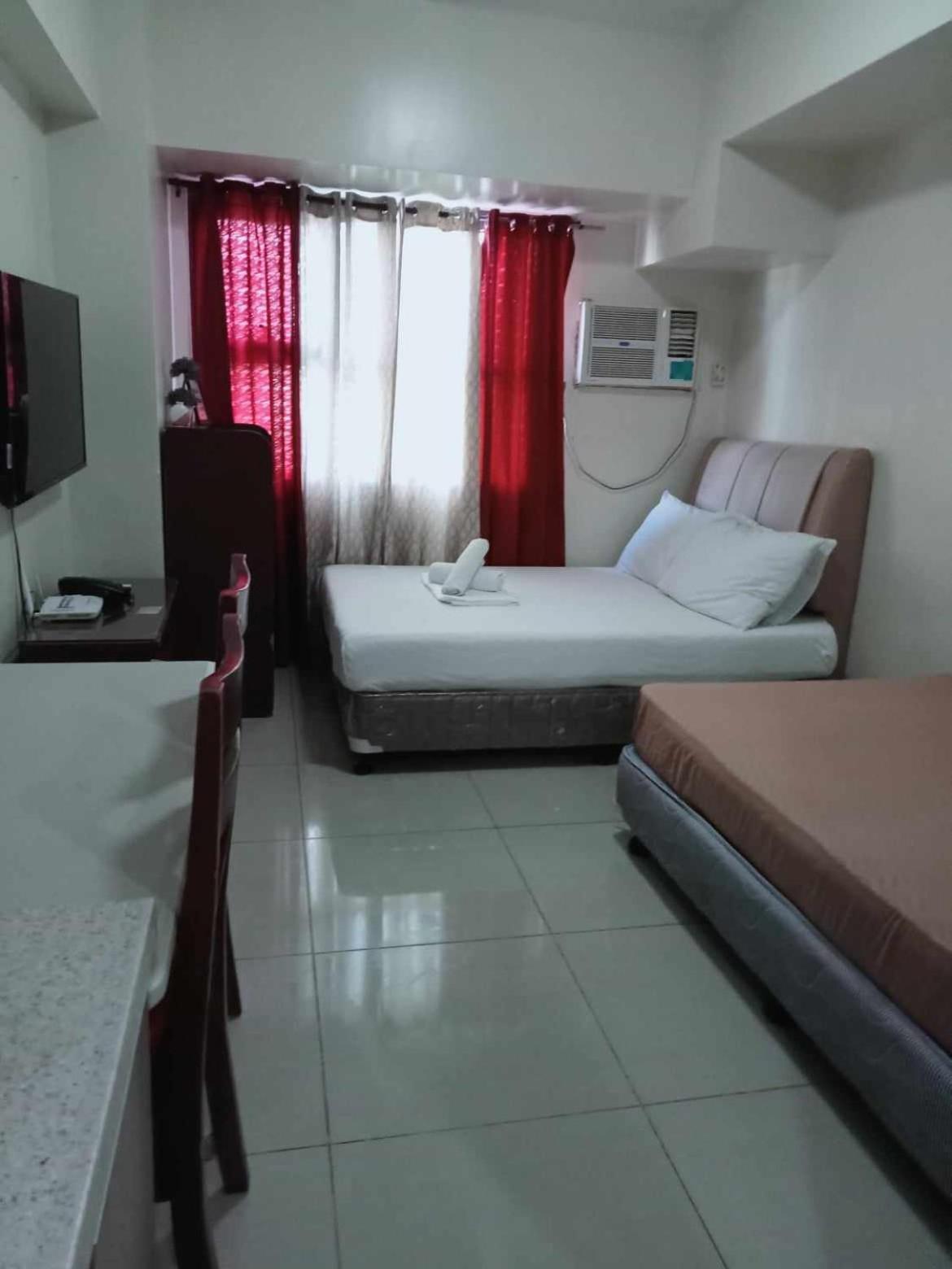 Budget At Horizons 101 By Coleen Bedsit Apartment