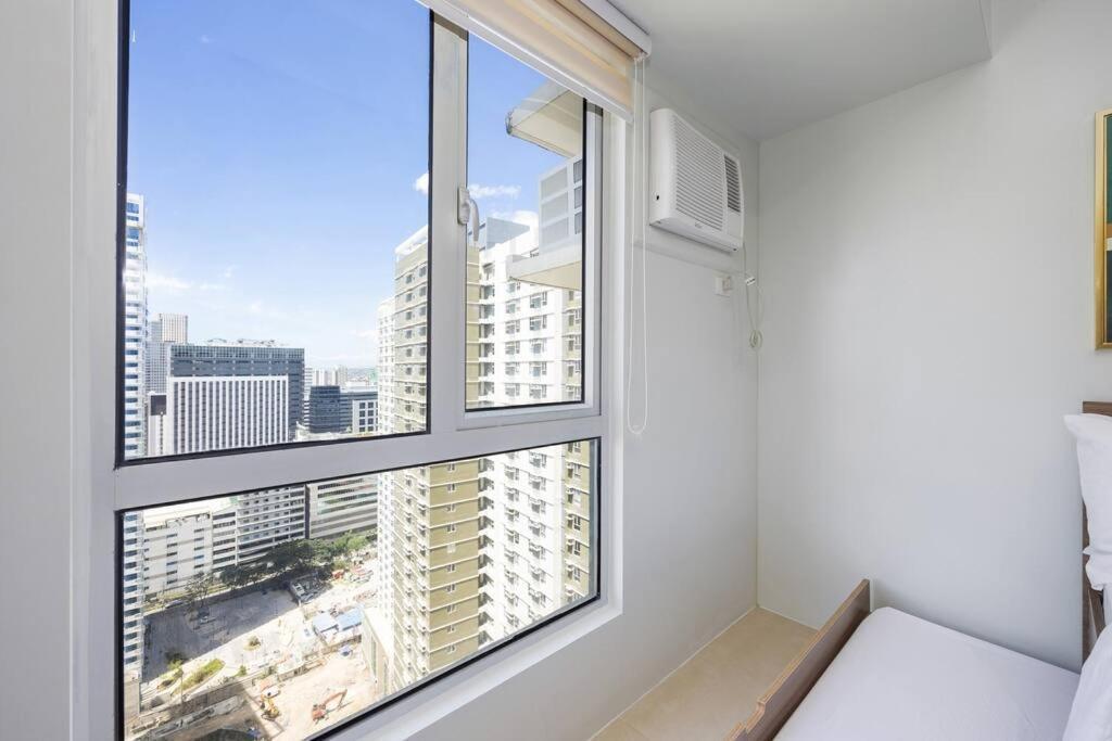 Furnished In Avida Towers Riala, It Park With Pool View, Wifi, Netflix And Apartment Cebu