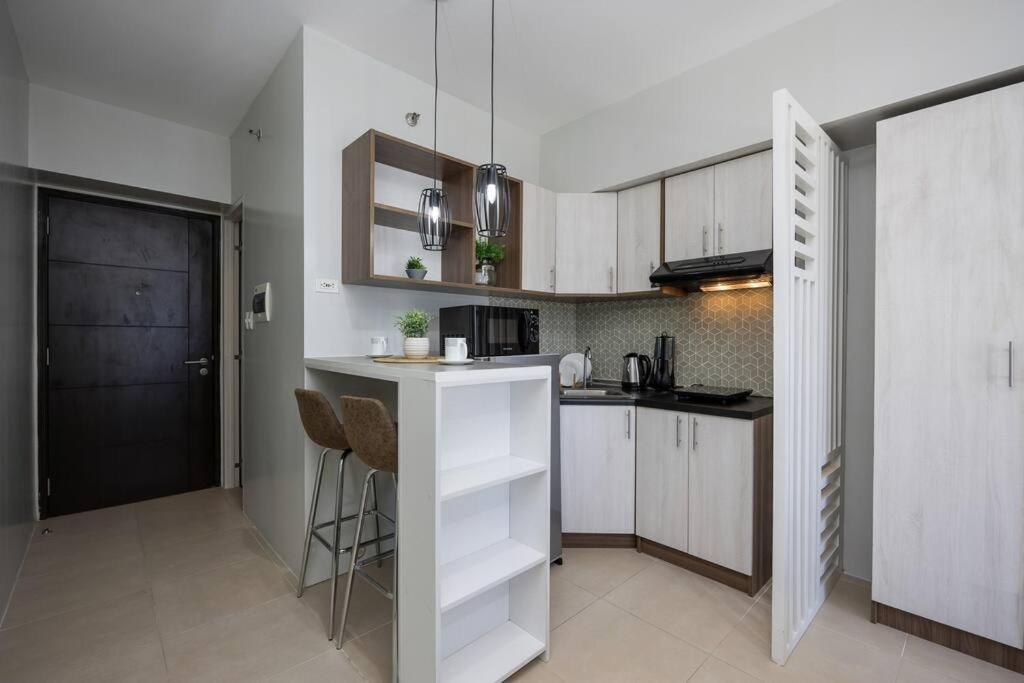 Furnished In Avida Towers Riala, It Park With Pool View, Wifi, Netflix And * Cebu