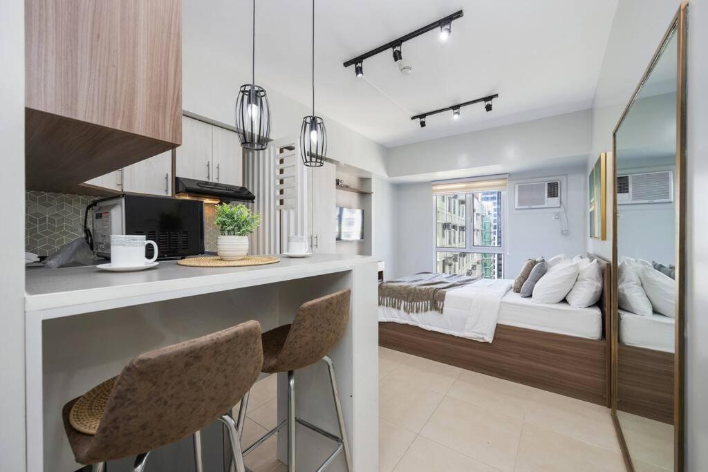 Apartment Furnished In Avida Towers Riala, It Park With Pool View, Wifi, Netflix And
