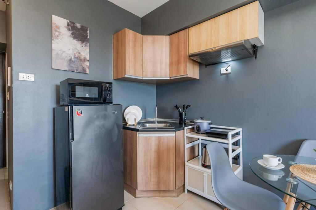 Furnished In Avida Towers Riala, It Park With Amazing View, Fast Wifi, Netflix, Pool And