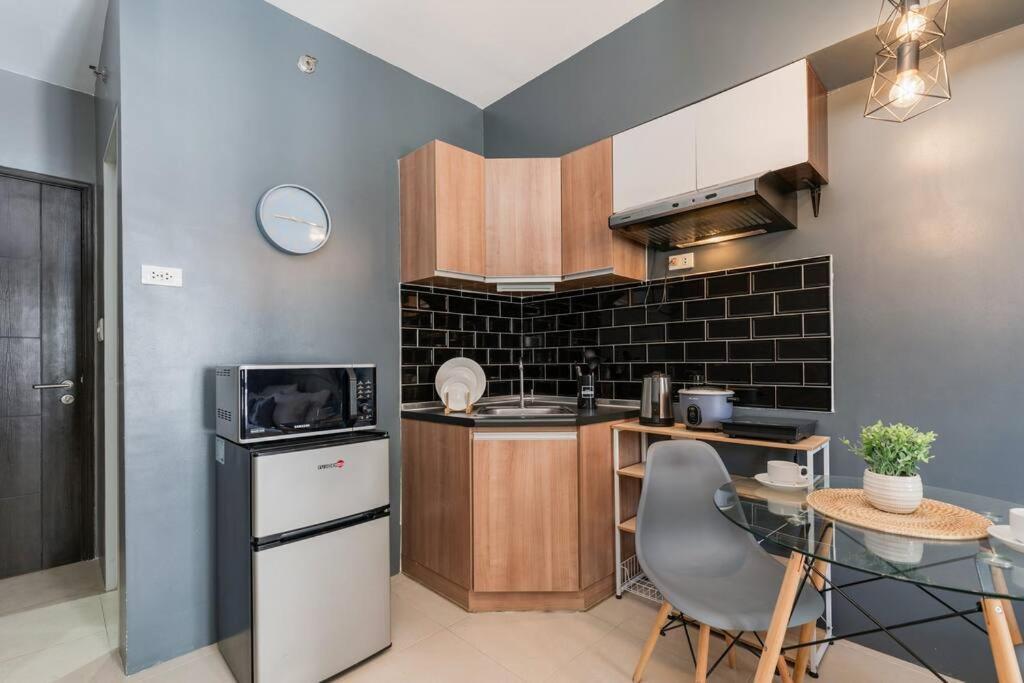 Furnished In Avida Towers Riala, It Park With Pool, Fast Wifi, Netflix And Cebu