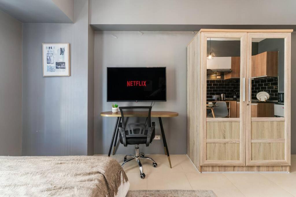 Furnished In Avida Towers Riala, It Park With Pool, Fast Wifi, Netflix And Apartment *