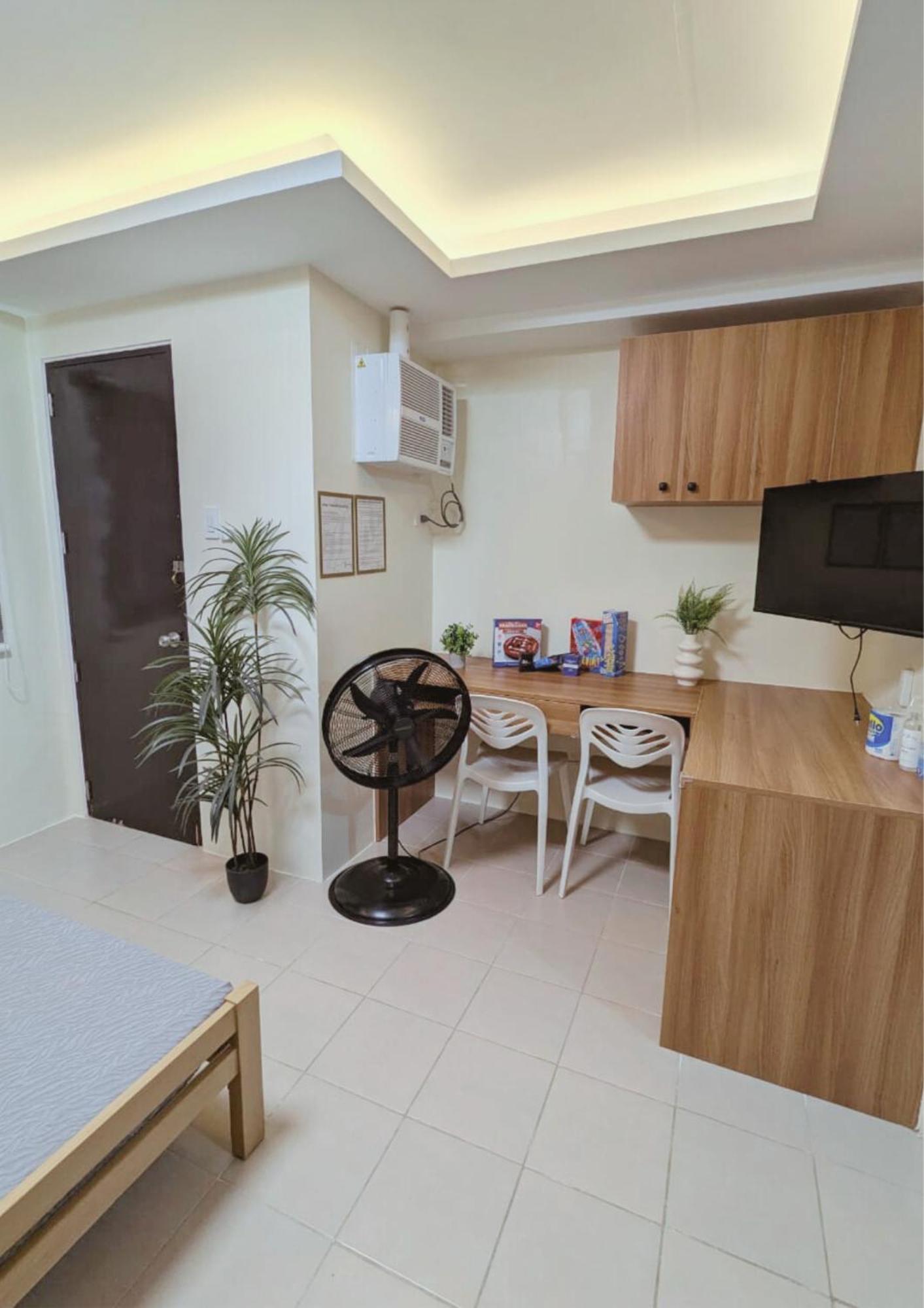 King Bed, Big Kitchen, Fast Wifi, Near Airport Lapu-Lapu City