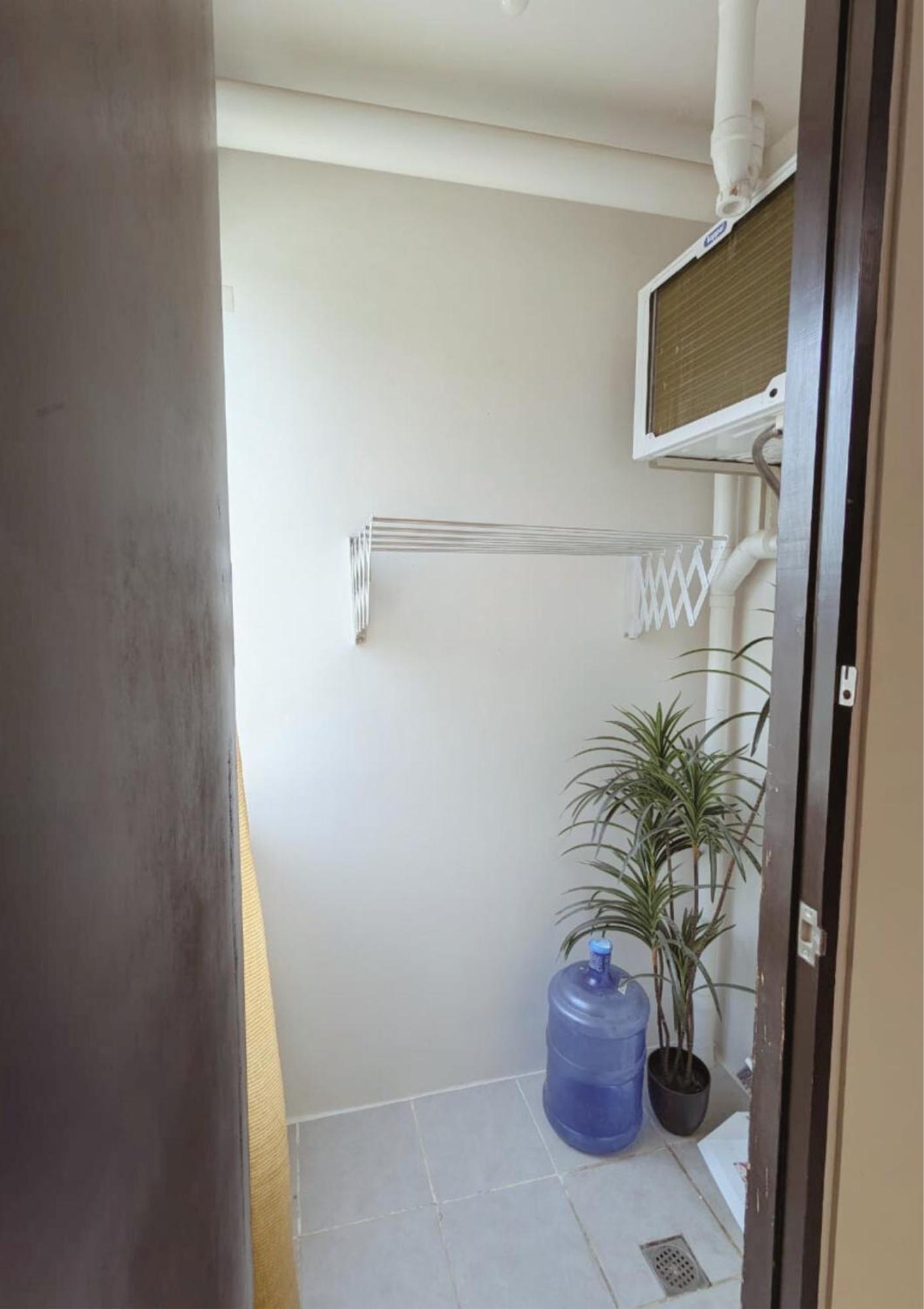 Hostel King Bed, Big Kitchen, Fast Wifi, Near Airport