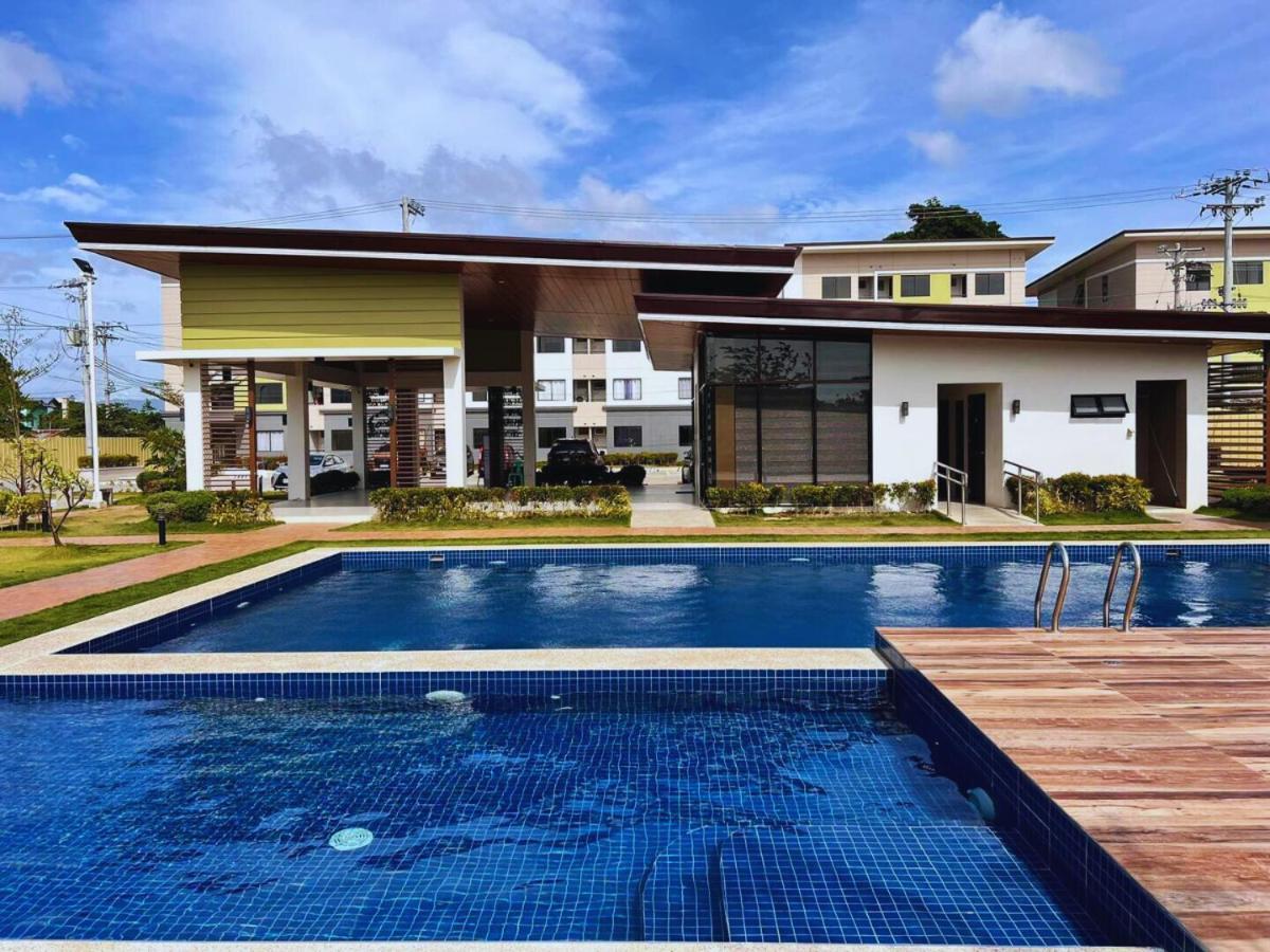 Hostel King Bed, Big Kitchen, Fast Wifi, Near Airport *
