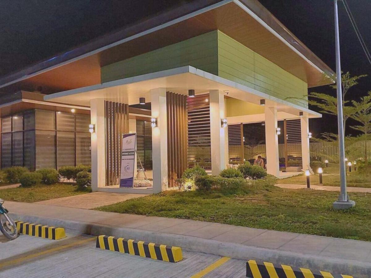 King Bed, Big Kitchen, Fast Wifi, Near Airport * Lapu-Lapu City