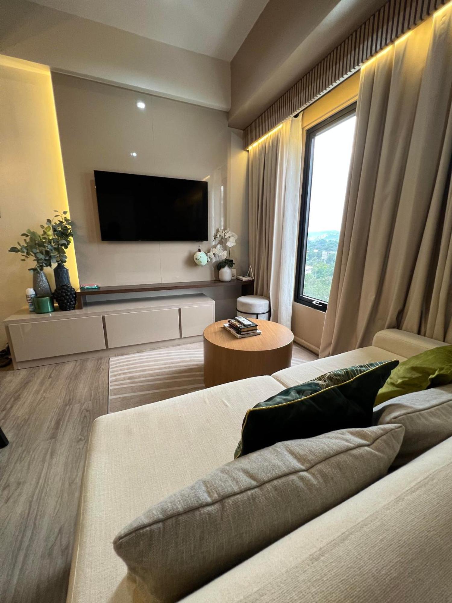 1 Bedroom Near It Park With Balcony Wifi Netflix Awesome View Cebu