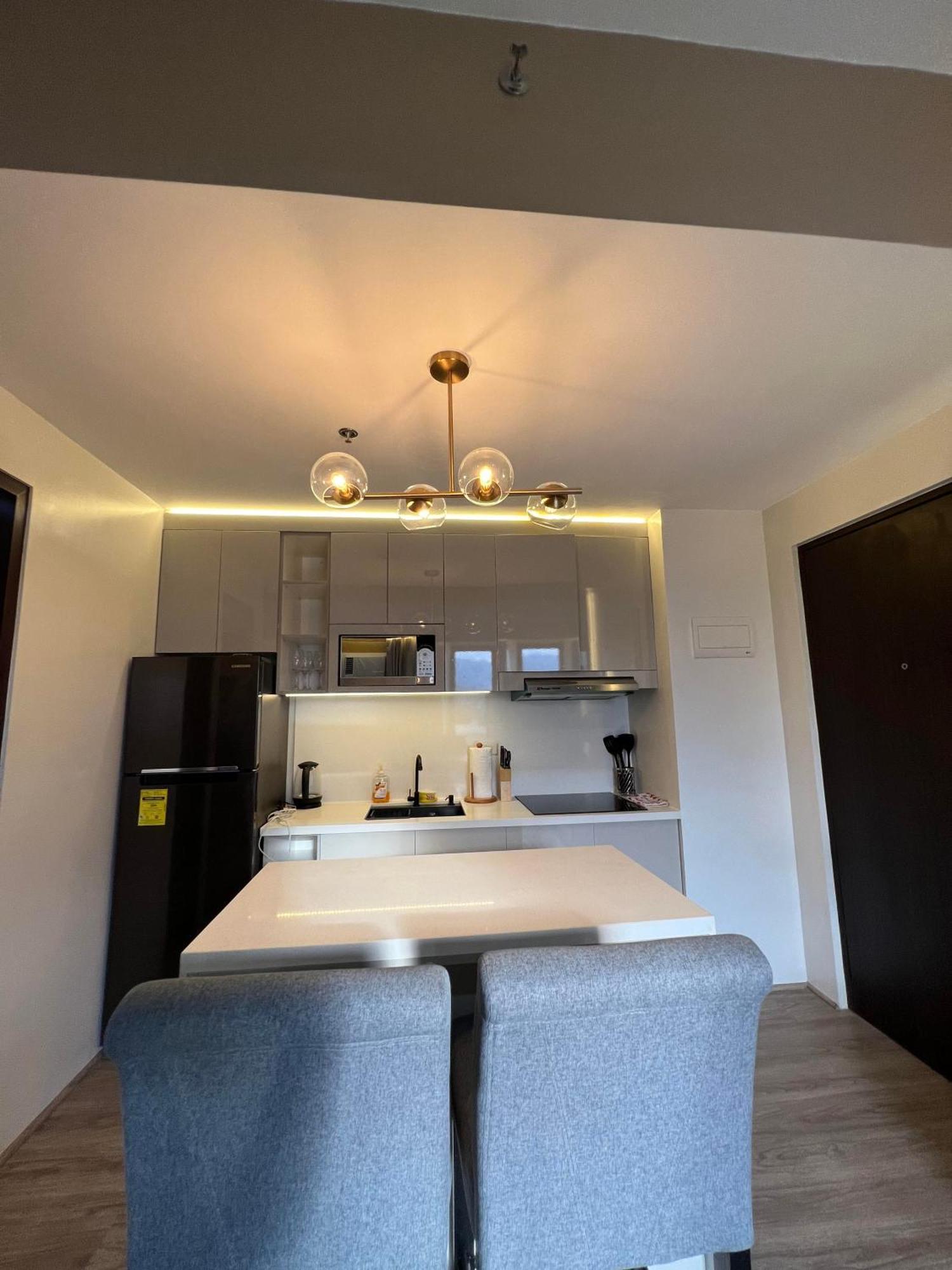 Apartment 1 Bedroom Near It Park With Balcony Wifi Netflix Awesome View *