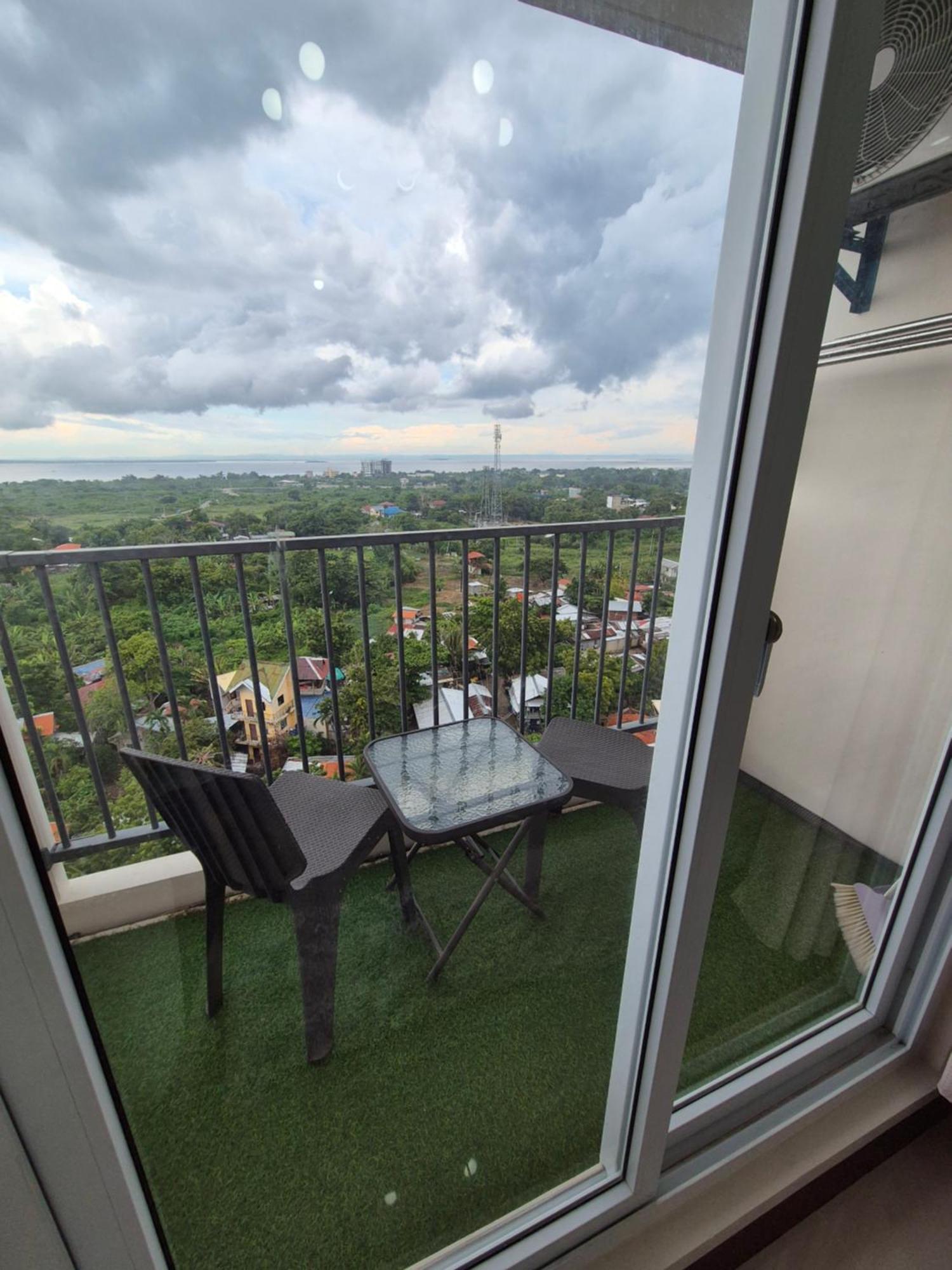 Cozy With Balcony And Amazing Sea View! * Lapu-Lapu City