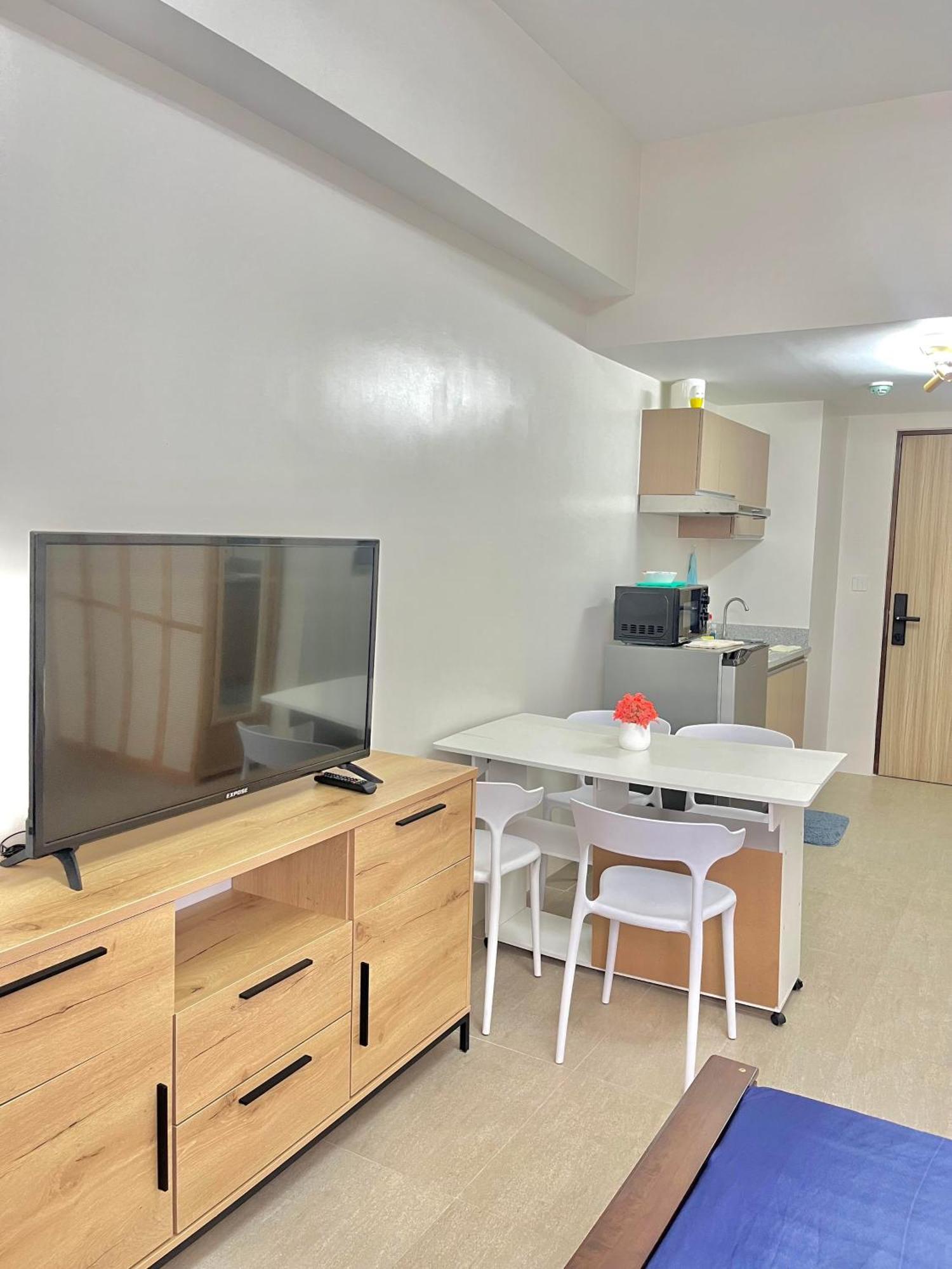 Be Residences Luxury Apartments, Ac, Pool, Gym * Cebu