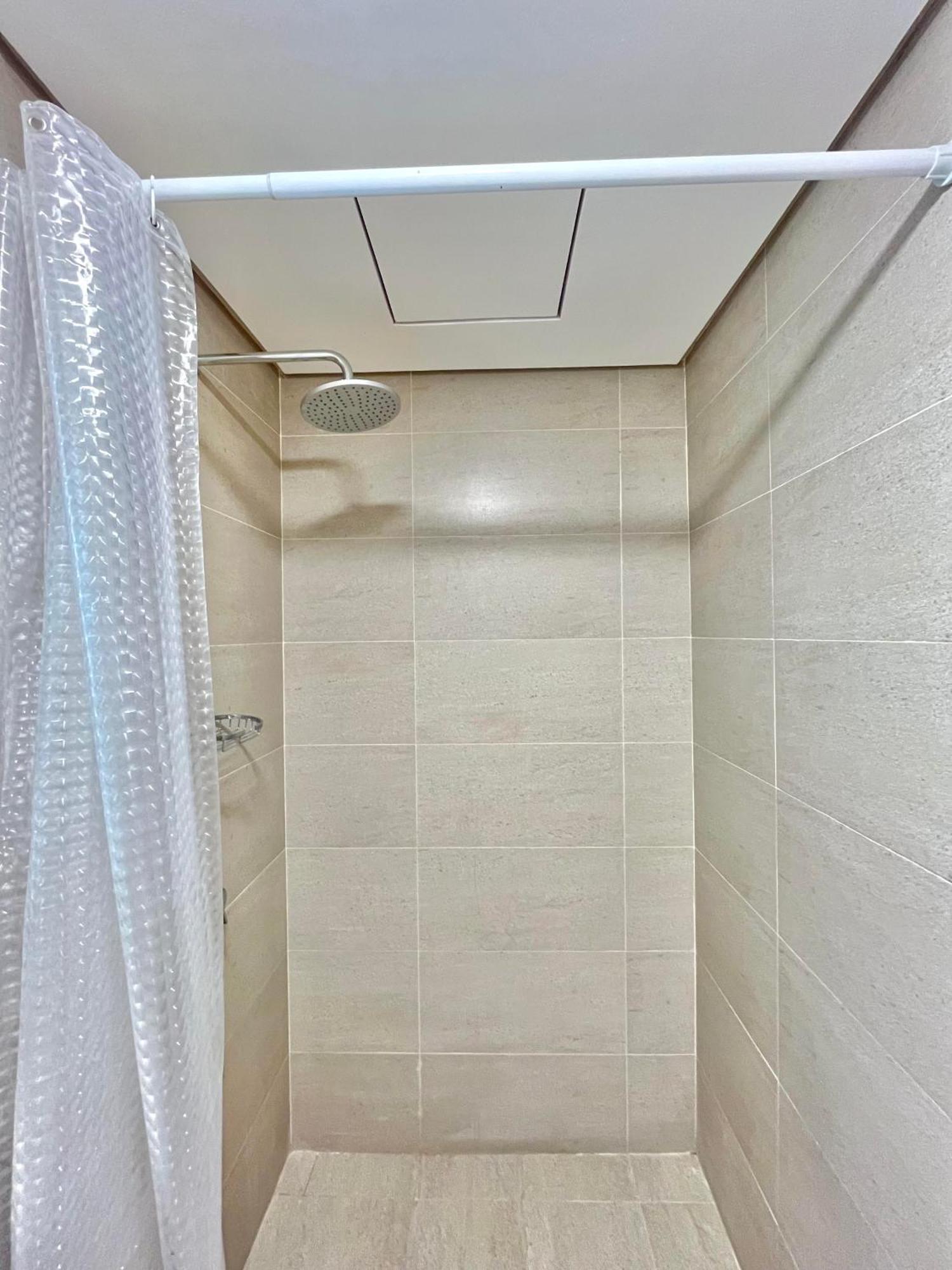 Be Residences Luxury Apartments, Ac, Pool, Gym