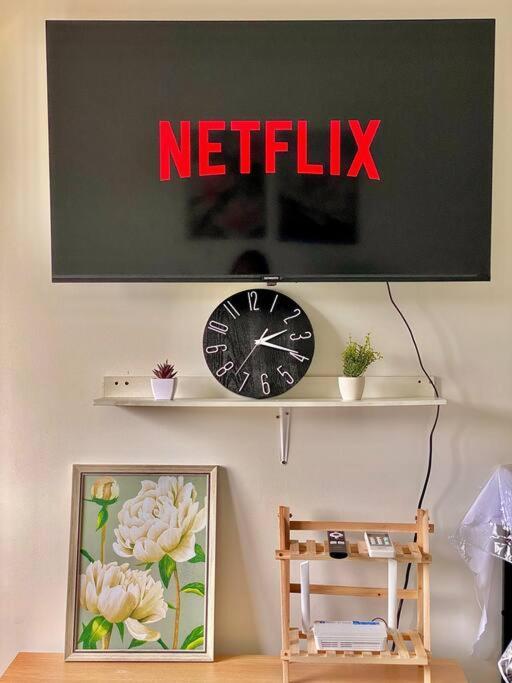 - Wifi Up To 100mbps - Pool - Netflix&chill Apartment Cebu