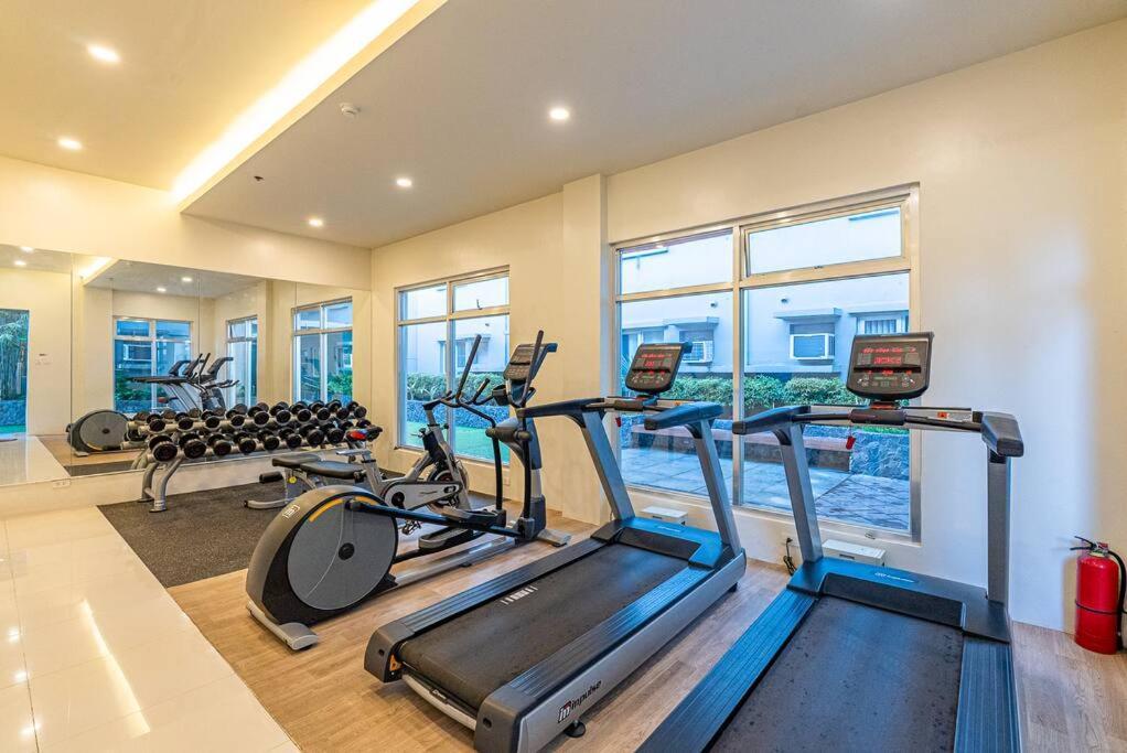 - Wifi Up To 100mbps - Pool - Netflix&chill Cebu