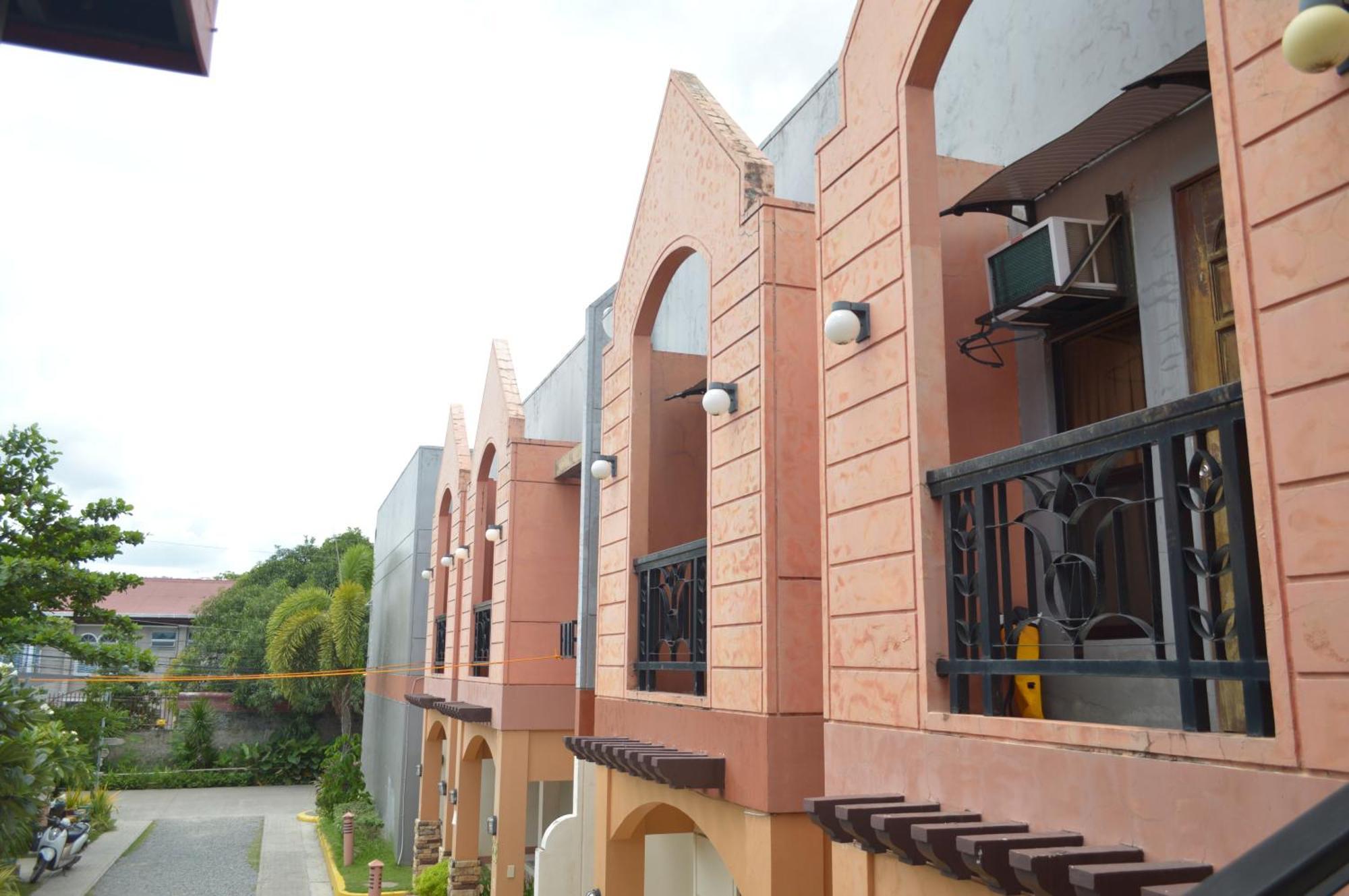 Manora Inn