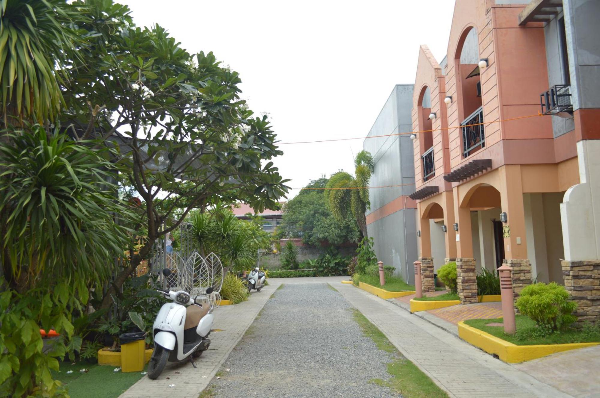 Inn Manora Talisay (Cebu)