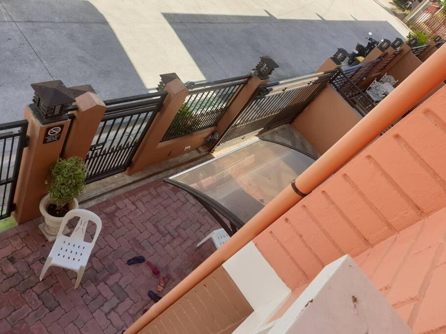 Townhouse In Liloan, Cebu Cotcot
