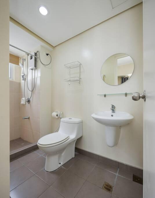 Furnished 2-bedroom In Avida Towers Riala, It Park With Fast Wifi, Netflix, Pool And