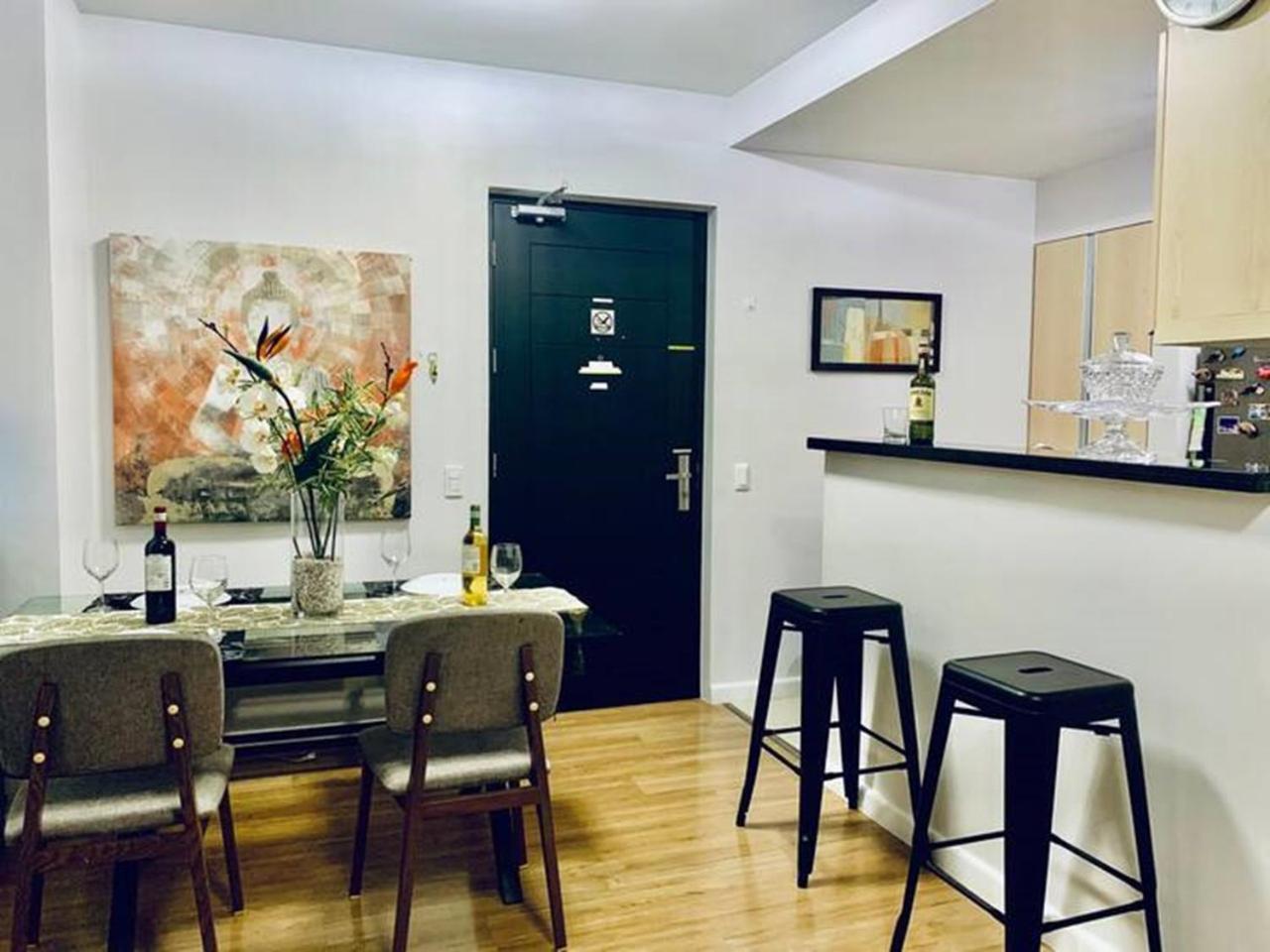 Apartment 2 Bdrms With View Near Ayala *