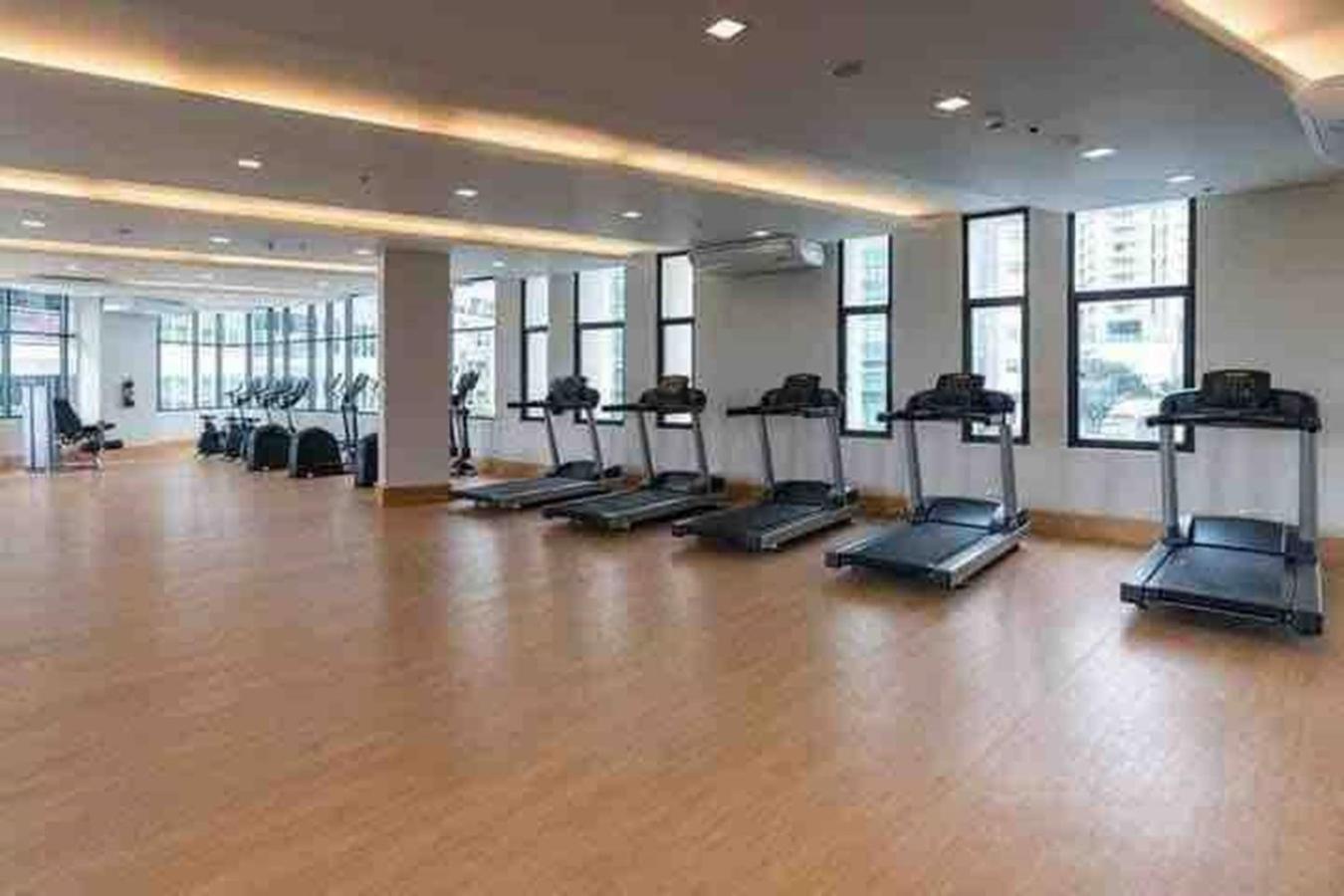 2 Bdrms With View Near Ayala Apartment *